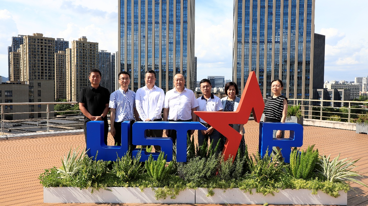 图片包含 建筑, 户外, 草, 前

AI 生成的内容可能不正确。